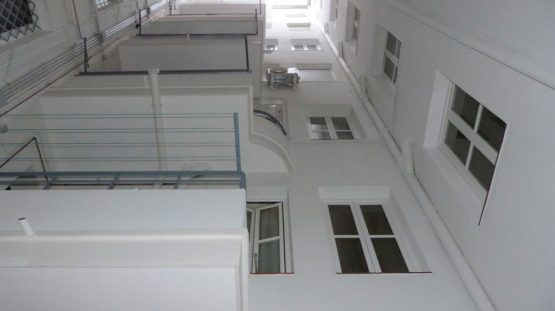 Rehabilitación de patio de luces o patios interiores en Barcelona | F